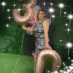 Meet your Posher, Adilene